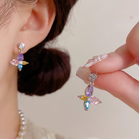 彩色鋯石蝴蝶耳墜－商品主圖｜https://igowo.tw/