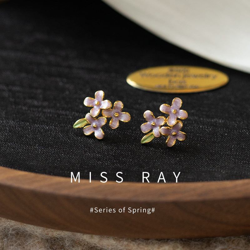 琺瑯銀針花朵簡約耳釘－商品主圖｜https://igowo.tw/