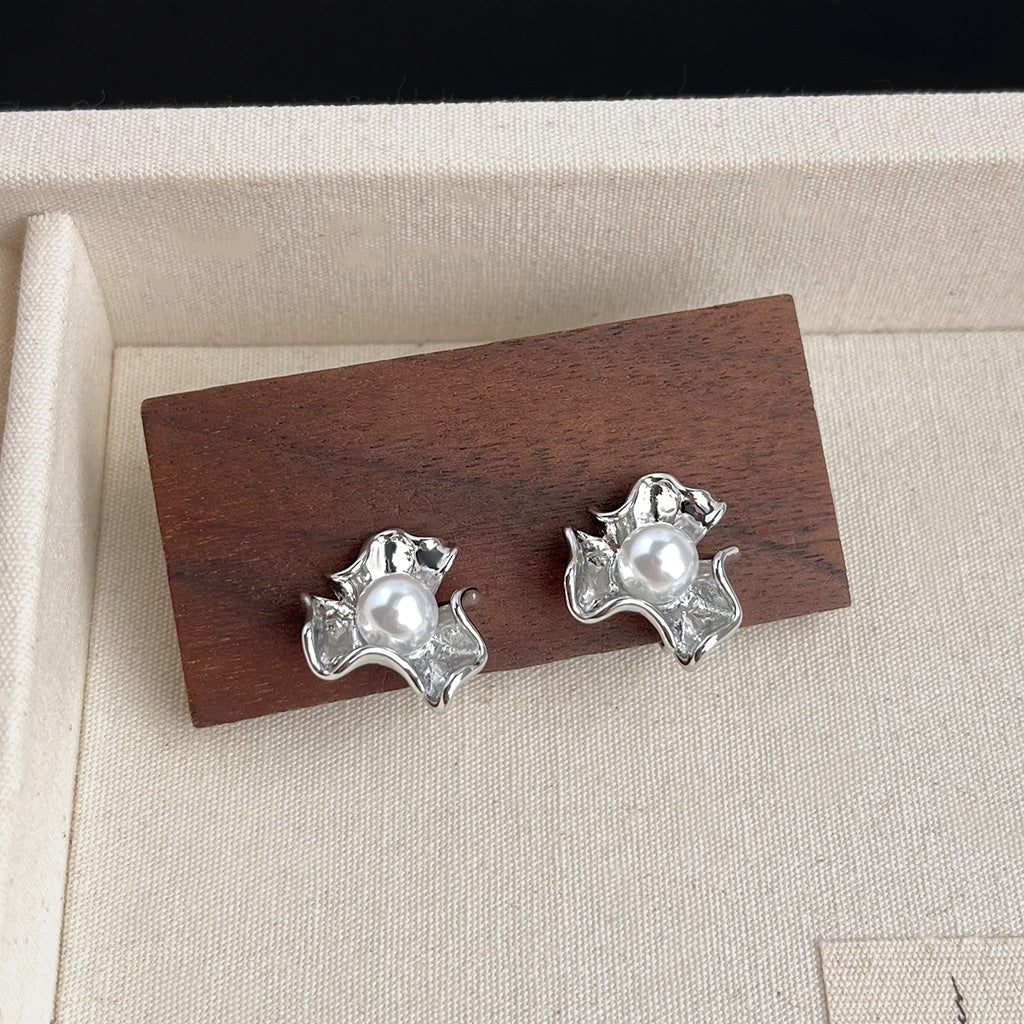金色電鍍耳夾－鋯石荷葉邊款細節｜https://igowo.tw/