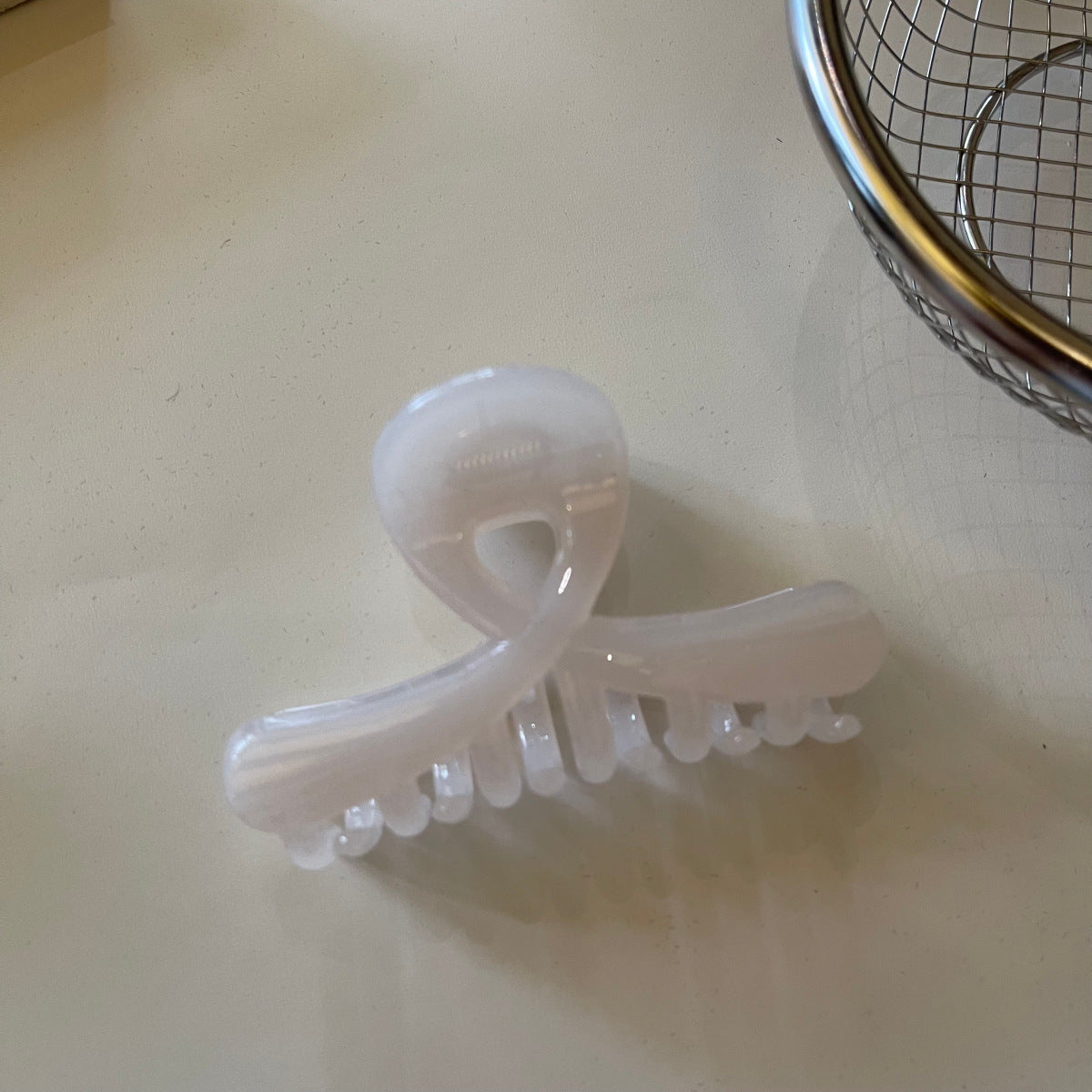 交叉簡約鯊魚夾