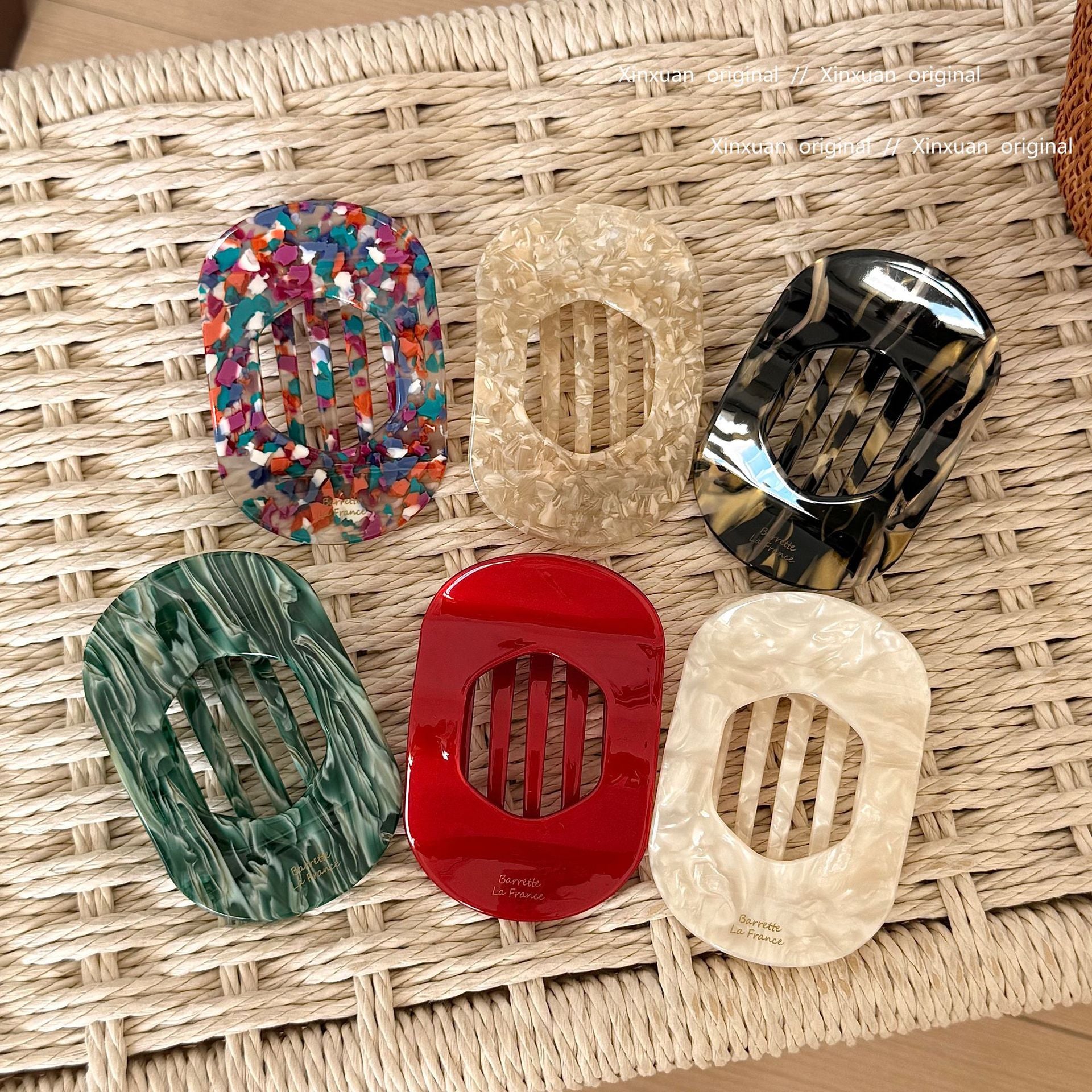圓形簡約鯊魚夾－商品主圖｜https://igowo.tw/