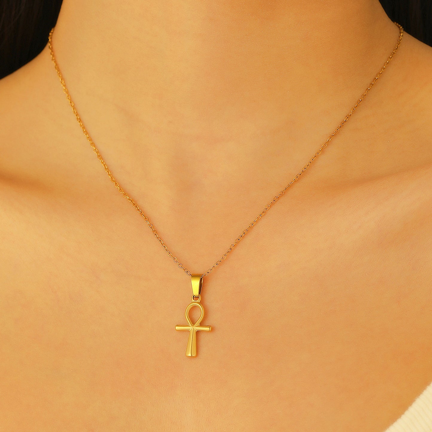 鋯石十字幾何項鍊－KC金 0835款細節8｜https://igowo.tw/
