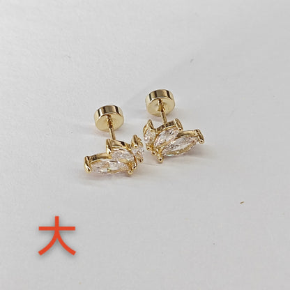 金色鋯石小巧耳釘－細節特寫4｜https://igowo.tw/