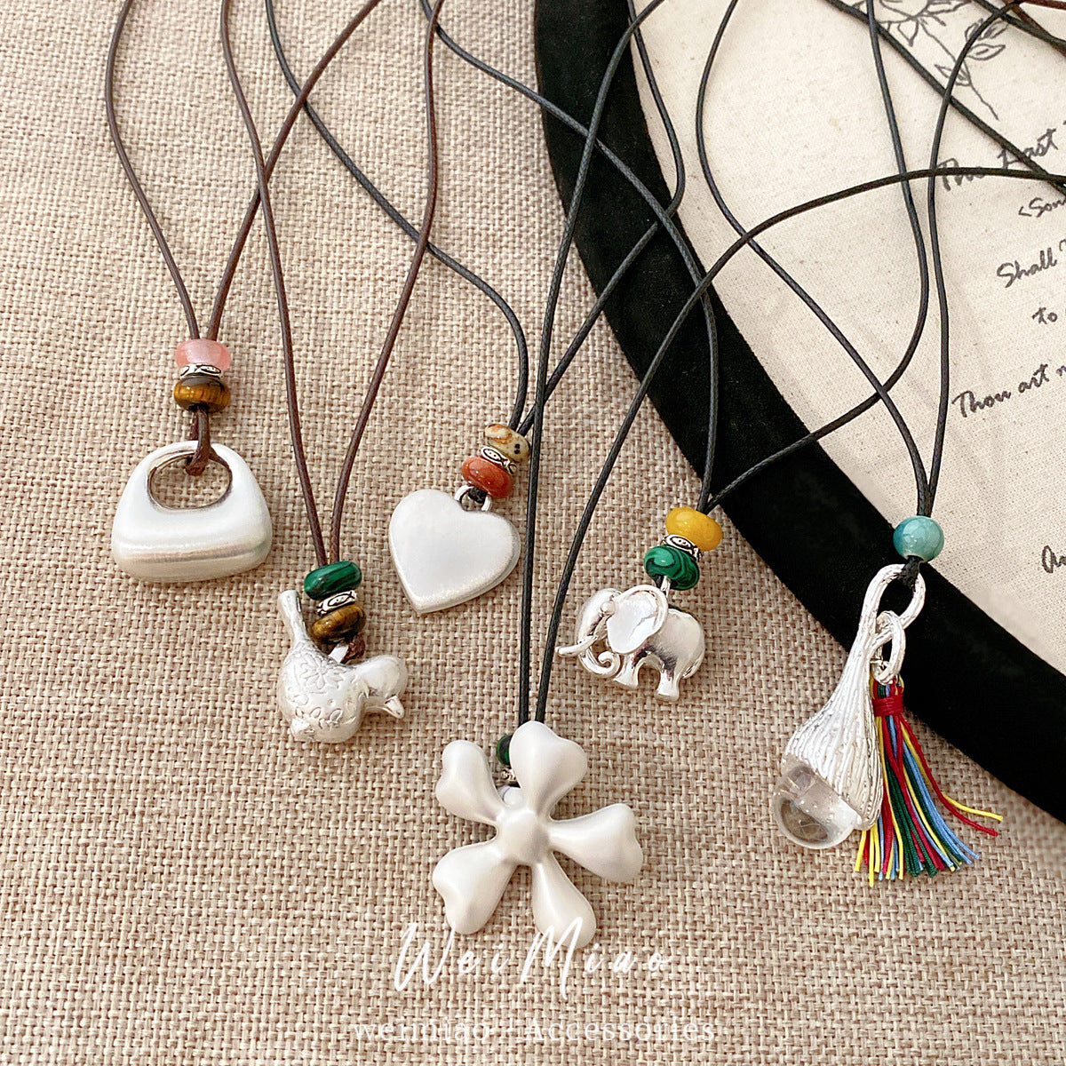 陶瓷串珠愛心花朵項鍊－第二視角實拍｜https://igowo.tw/