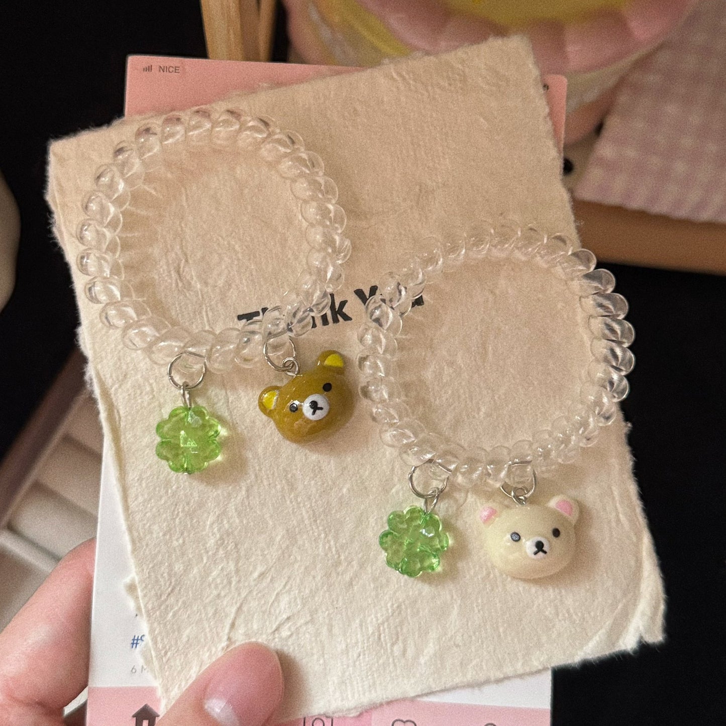棕色小熊花朵髮圈－商品主圖｜https://igowo.tw/