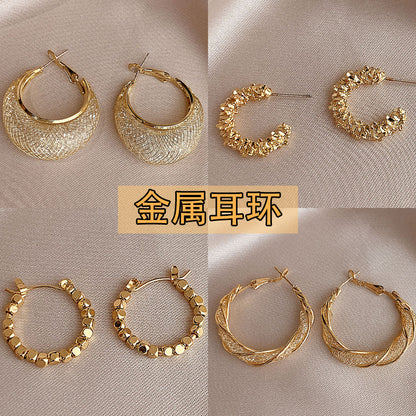 銀針圓圈簡約耳環－商品主圖｜https://igowo.tw/