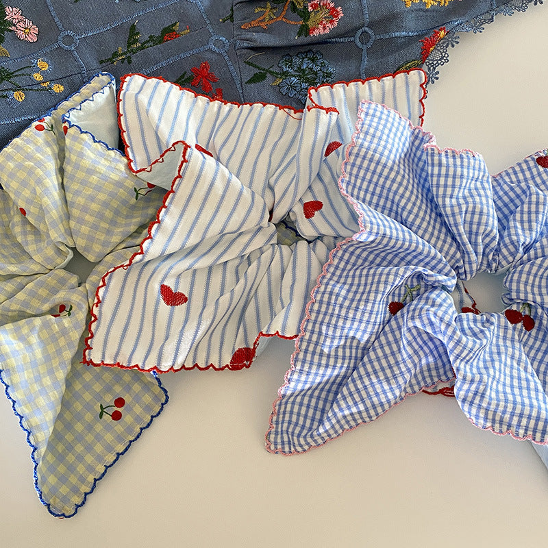 櫻桃大腸圈刺繡髮圈－商品主圖｜https://igowo.tw/
