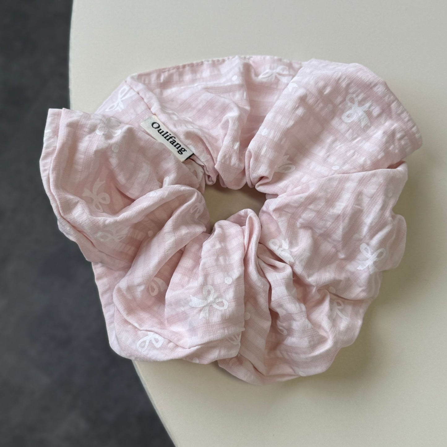 繽紛布面格紋髮圈－粉色髮箍款細節｜https://igowo.tw/