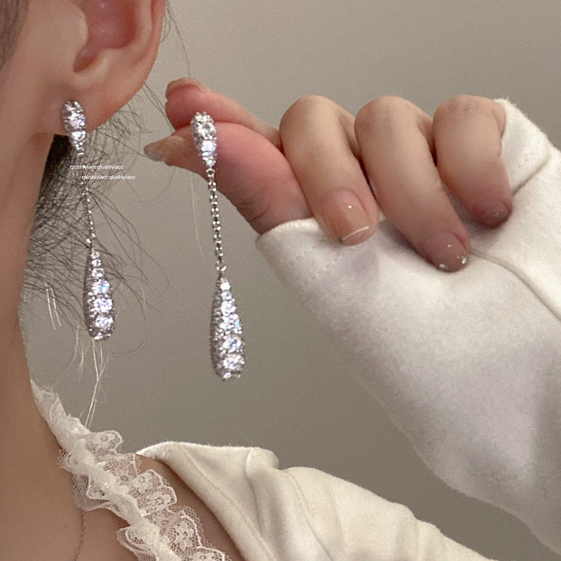 鋯石流蘇簡約耳鉤－細節特寫40｜https://igowo.tw/