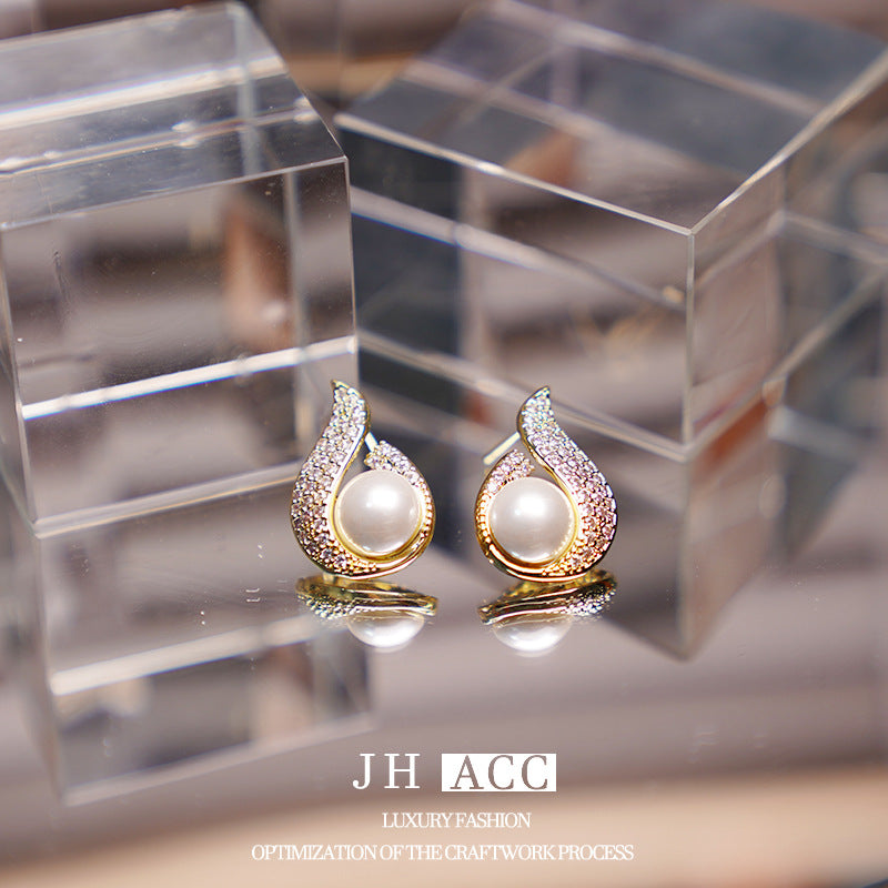 珍珠鋯石水滴耳釘－商品主圖｜https://igowo.tw/