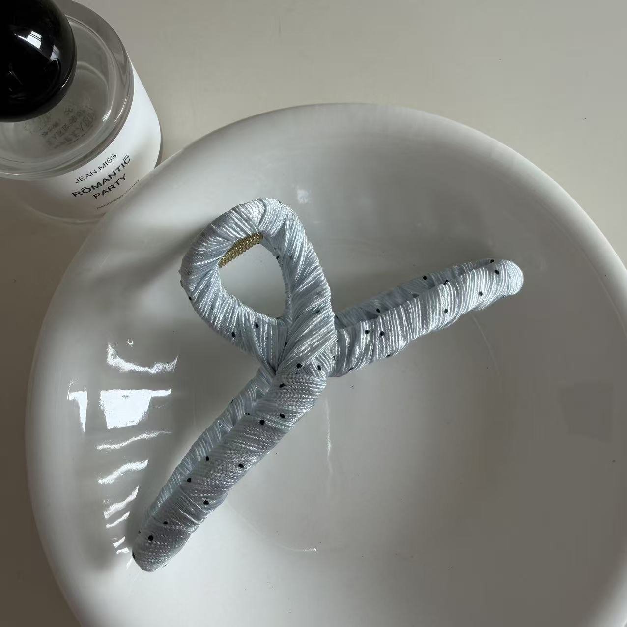 布面波點纏繞鯊魚夾