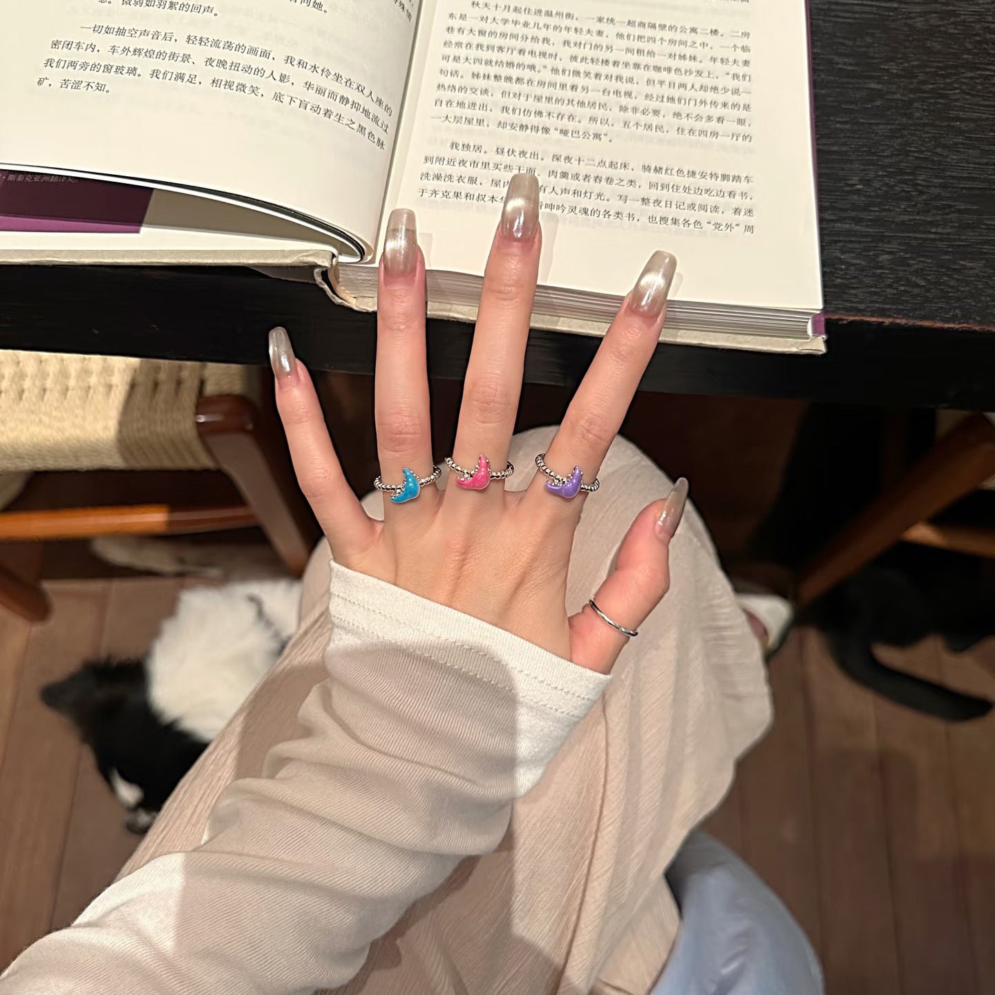 琺瑯月亮可調式戒指－藍色款實拍｜https://igowo.tw/