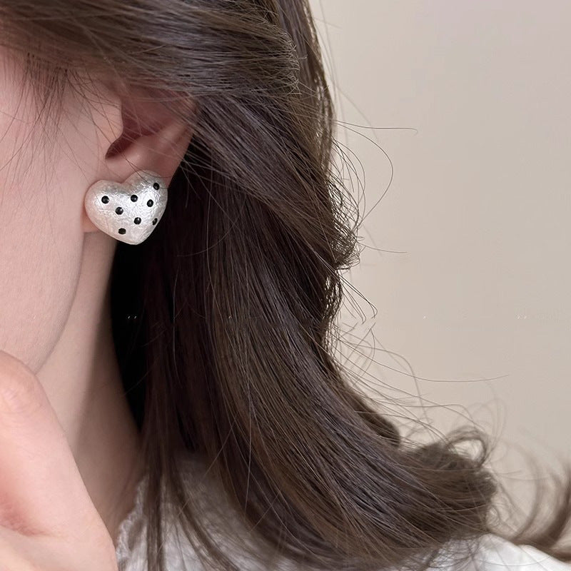 波點愛心簡約耳環－一對款實拍｜https://igowo.tw/