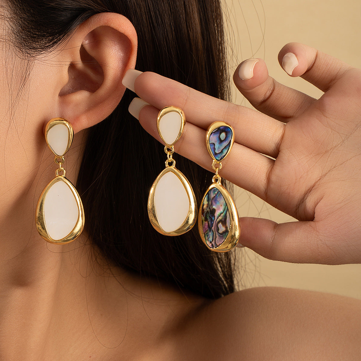 銀針橢圓水滴暈染耳釘－商品主圖｜https://igowo.tw/