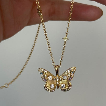琺瑯蝴蝶鑲鑽項鍊－細節特寫33｜https://igowo.tw/