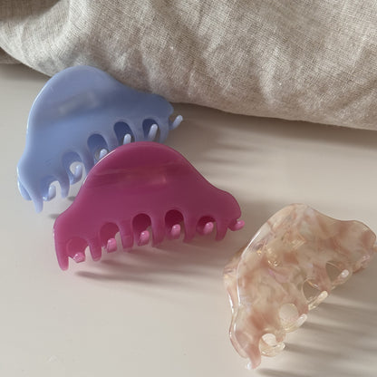醋酸板材扇形鯊魚夾－細節特寫1｜https://igowo.tw/