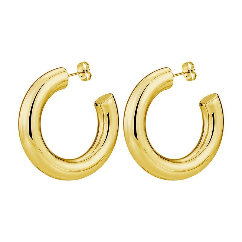 金色C形圓圈誇張耳釘－細節特寫6｜https://igowo.tw/