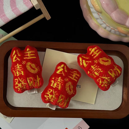 紅色絨面文字髮夾－商品主圖｜https://igowo.tw/