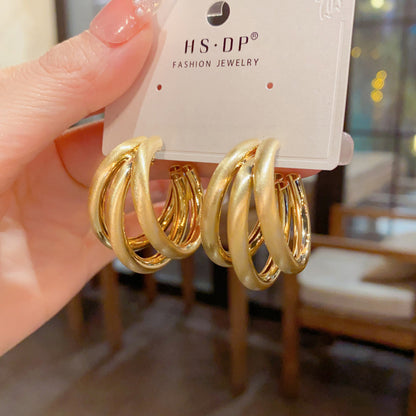 金屬圓圈雙層簡約耳環－商品主圖｜https://igowo.tw/