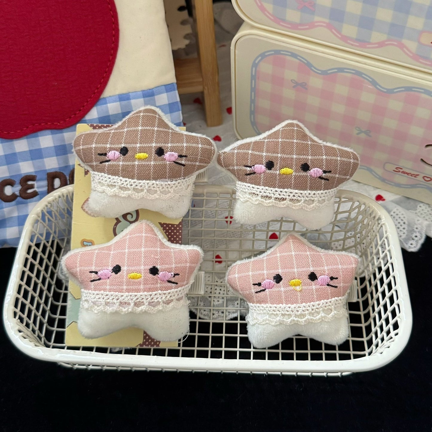 棕色布面貓咪星星髮夾－商品主圖｜https://igowo.tw/