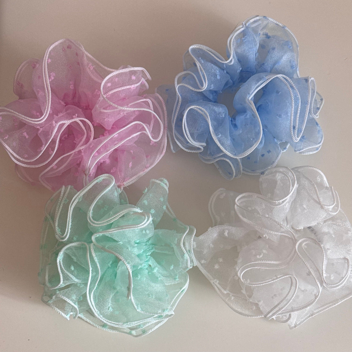 蕾絲大腸圈刺繡髮圈－第二視角實拍｜https://igowo.tw/