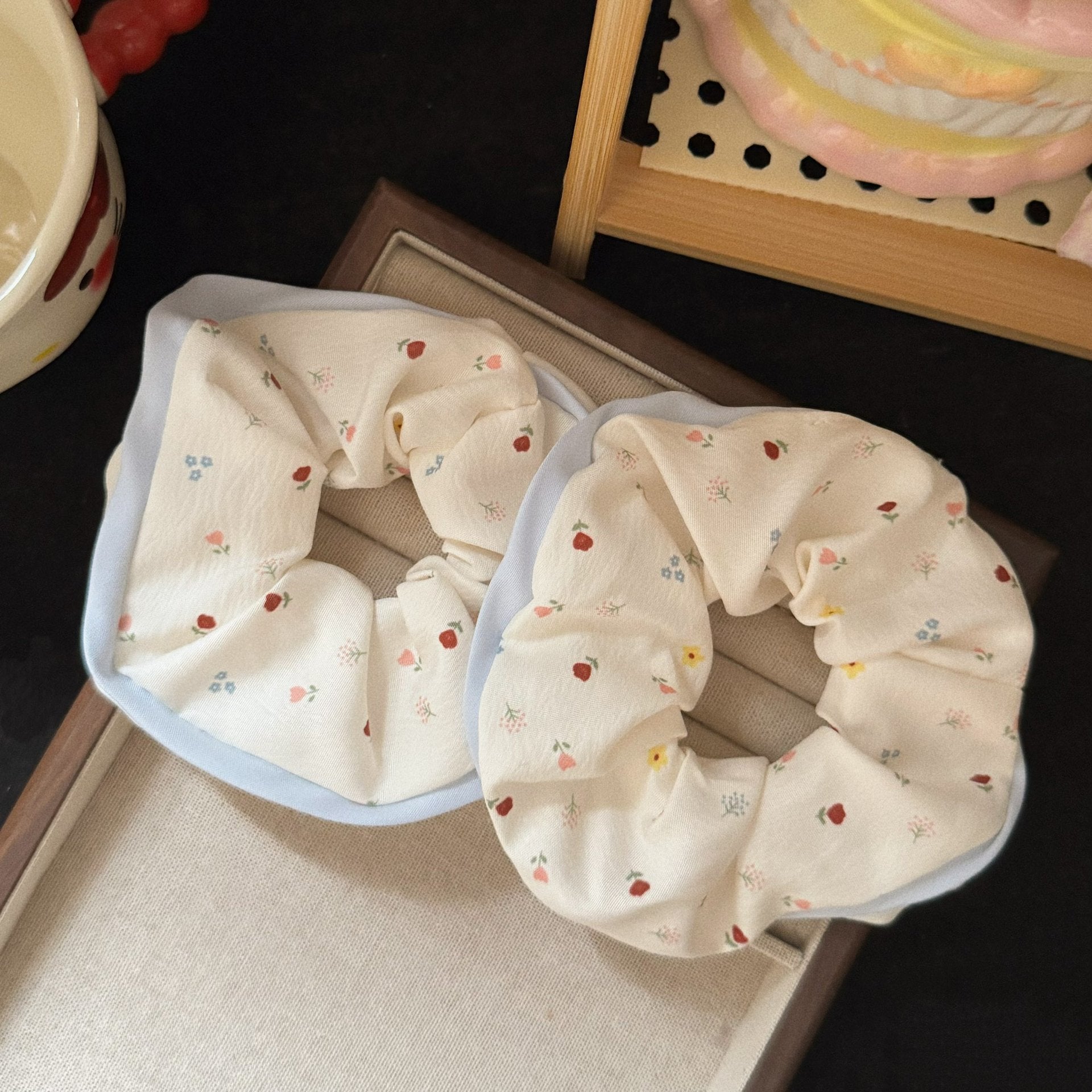 藍色大腸圈髮圈－商品主圖｜https://igowo.tw/