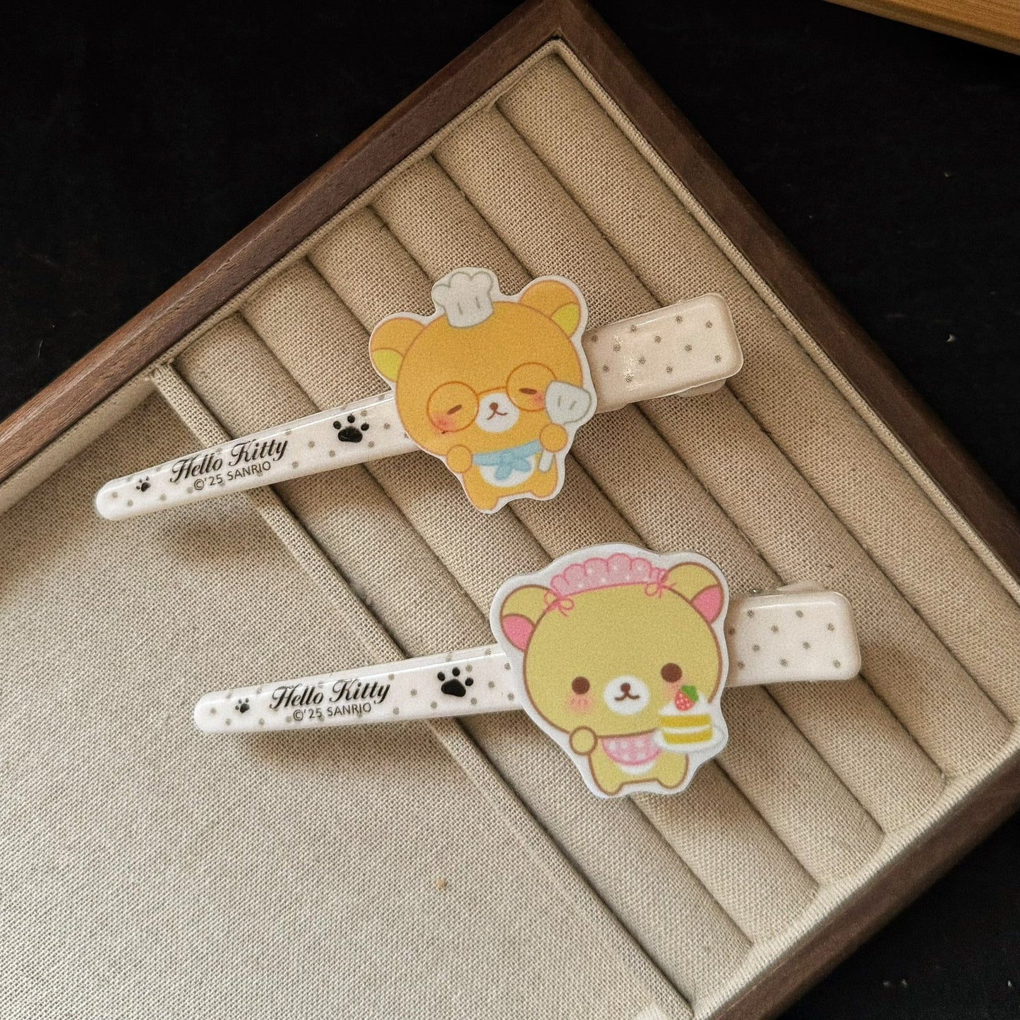 黃色甜點小熊髮夾－蛋糕小熊大號髮夾款實拍｜https://igowo.tw/
