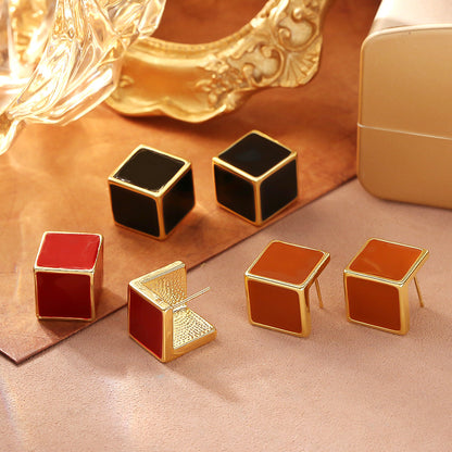 紅色方形立體耳釘－商品主圖｜https://igowo.tw/
