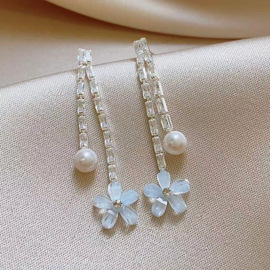 珍珠鋯石花朵流蘇耳墜－商品主圖｜https://igowo.tw/