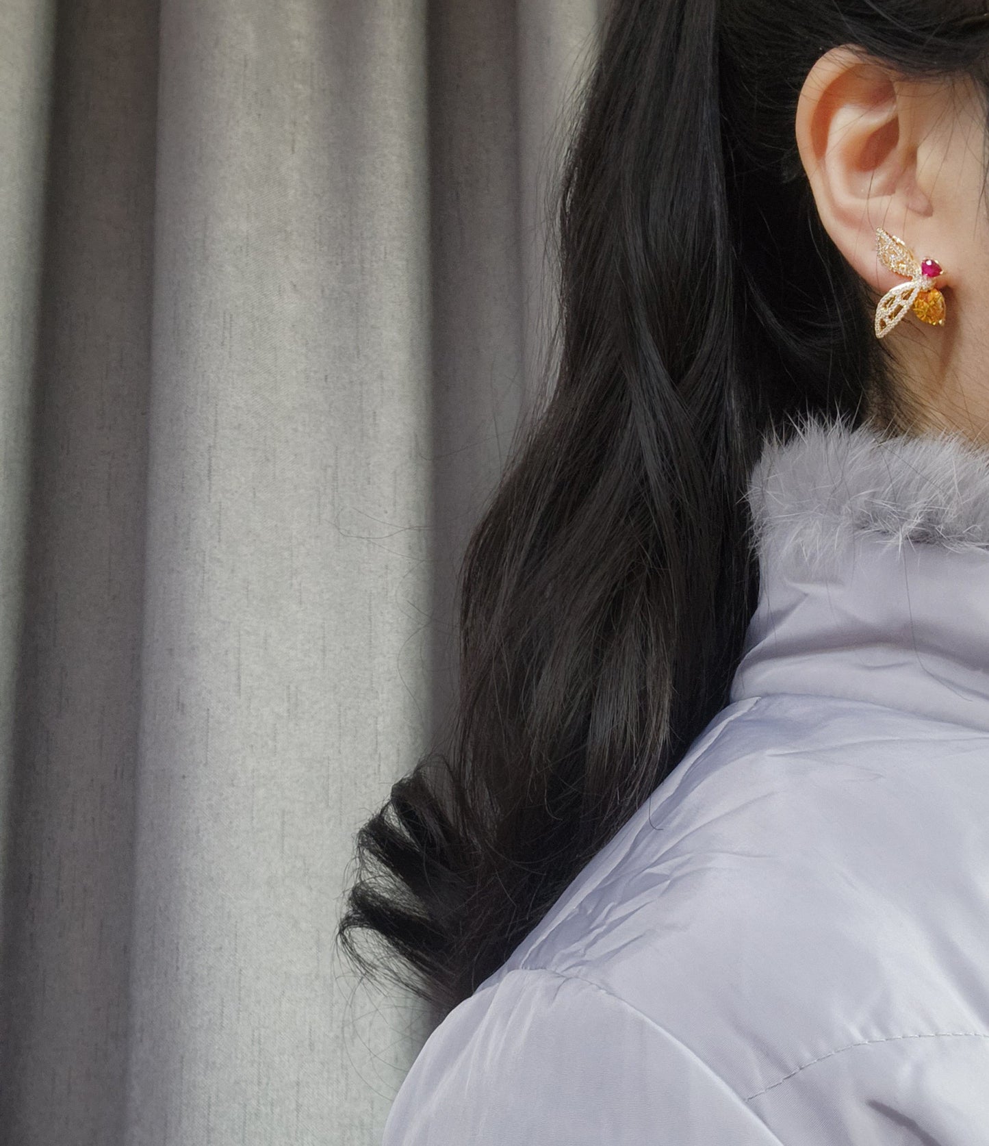 S925鋯石蜜蜂微鑲耳釘－黃色款實拍｜https://igowo.tw/