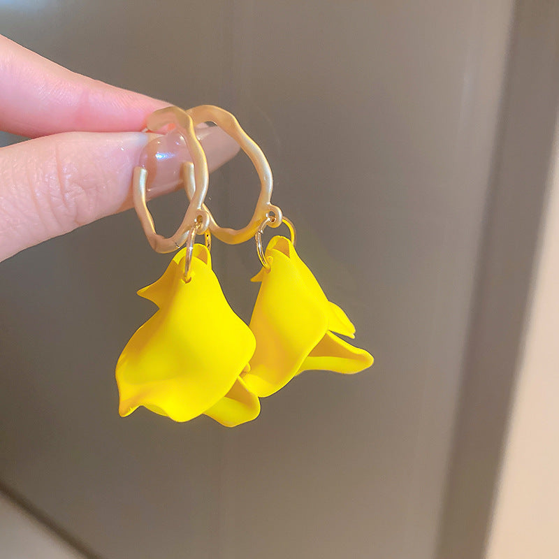 黃色銀針花朵耳環－細節特寫70｜https://igowo.tw/