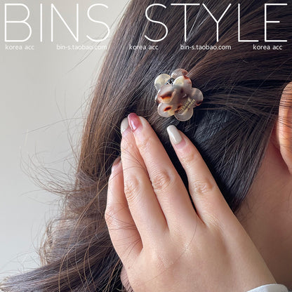 棕色花朵復古鯊魚夾－3#琥珀款細節｜https://igowo.tw/