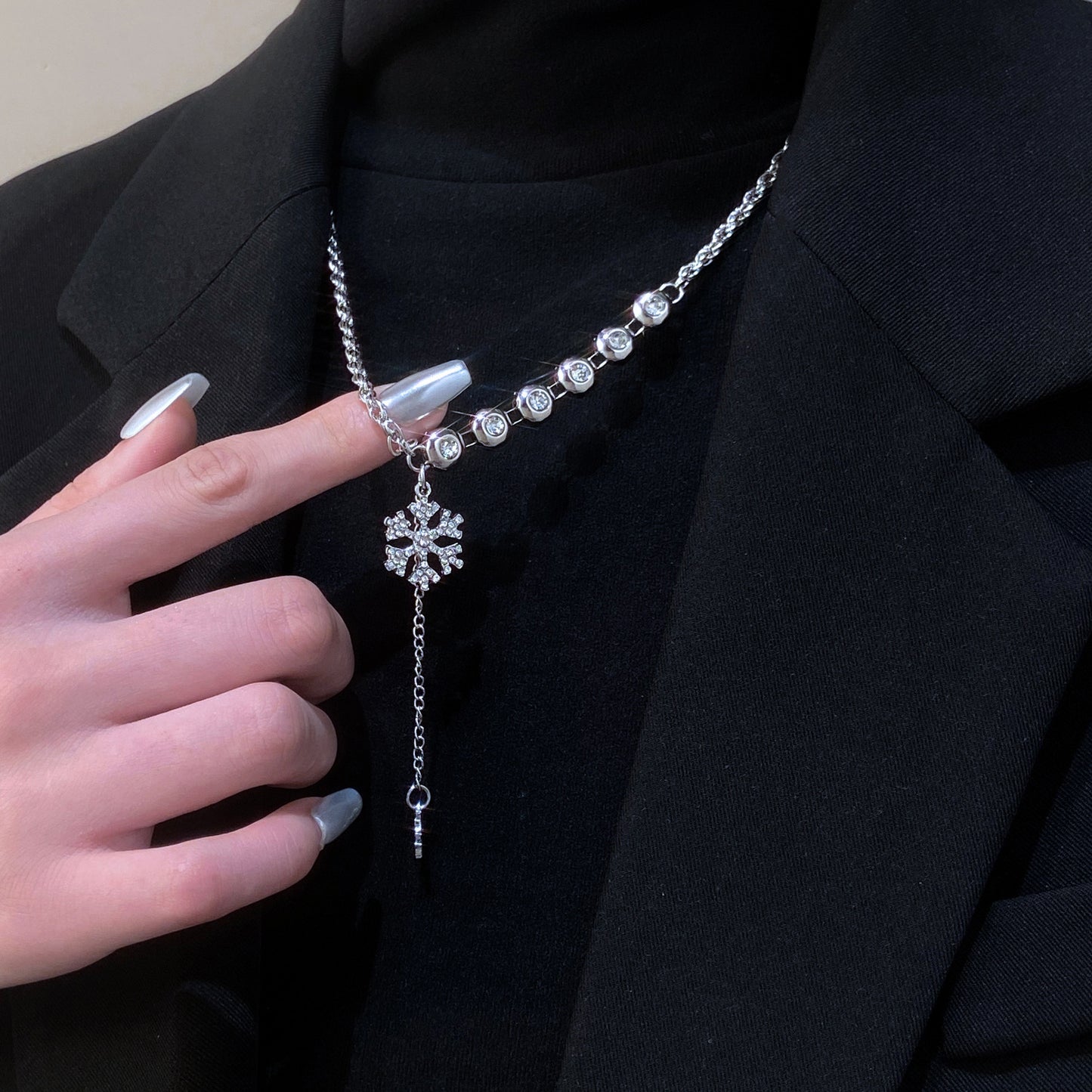 鋯石雪花簡約項鍊－細節特寫2｜https://igowo.tw/