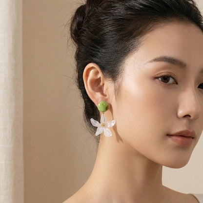 綠色花朵長版耳墜－商品主圖｜https://igowo.tw/