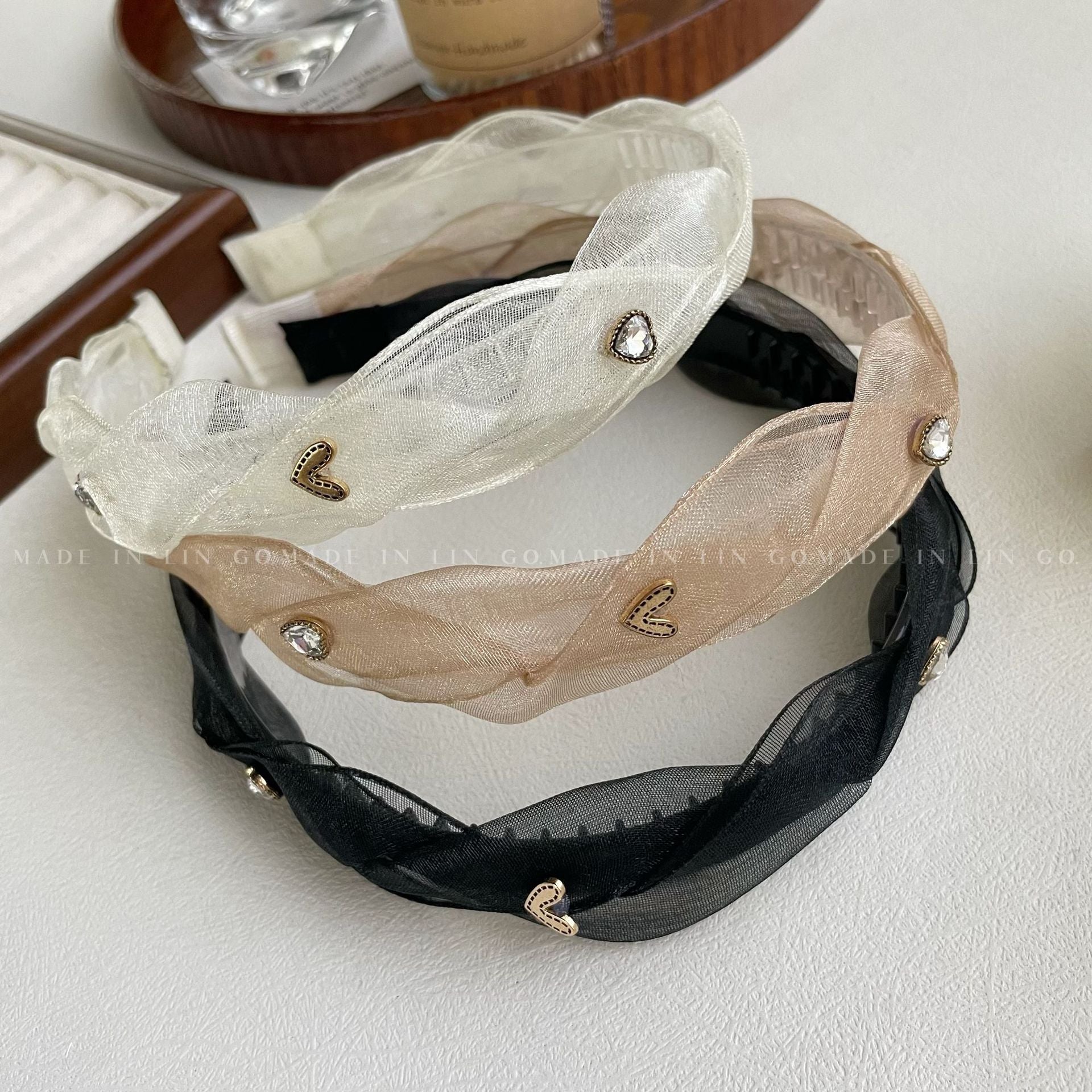鋯石愛心編織髮箍－商品主圖｜https://igowo.tw/