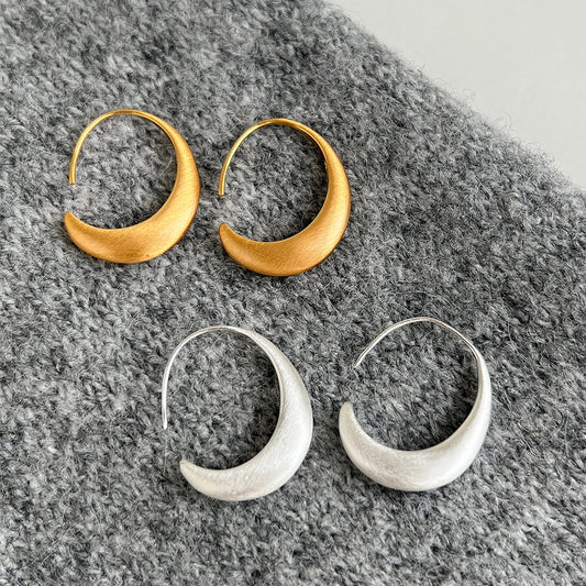金屬橢圓拉絲簡約耳環－商品主圖｜https://igowo.tw/