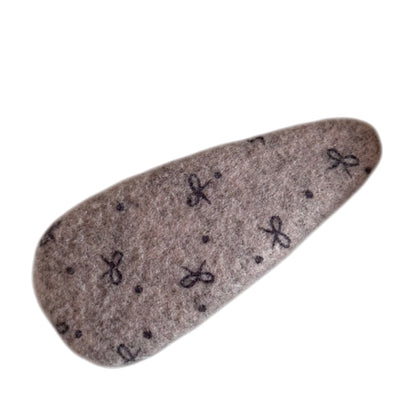 絨面布面蝴蝶結髮夾－細節特寫3｜https://igowo.tw/
