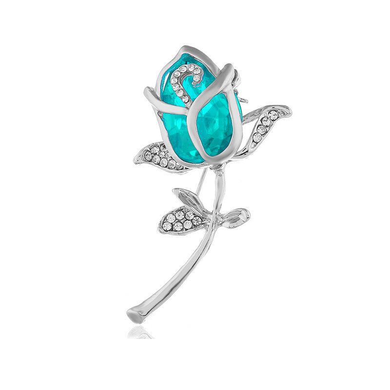 金屬蝴蝶皇冠鑲鑽胸針－1/金色款細節｜https://igowo.tw/