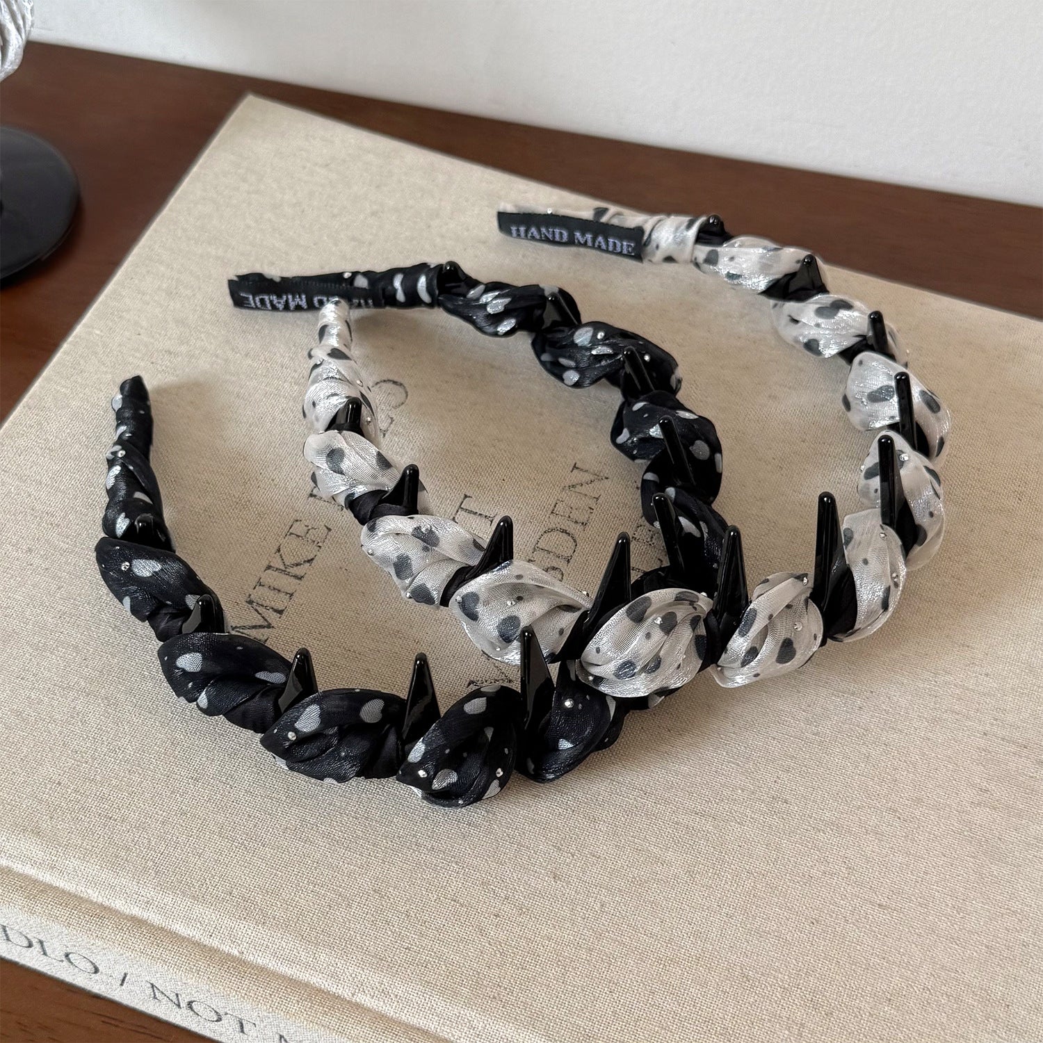 波點復古髮箍－商品主圖｜https://igowo.tw/
