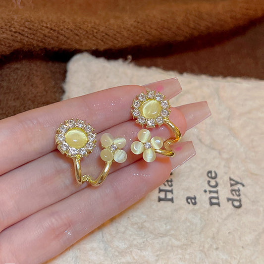 貓眼石花朵耳釘－商品主圖｜https://igowo.tw/