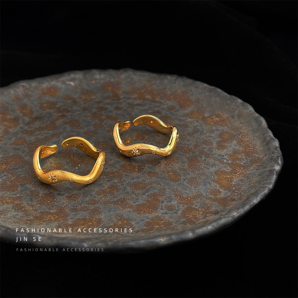 金色鋯石星星微鑲戒指－商品主圖｜https://igowo.tw/