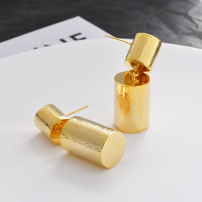 金屬方形立體簡約耳墜－細節特寫2｜https://igowo.tw/