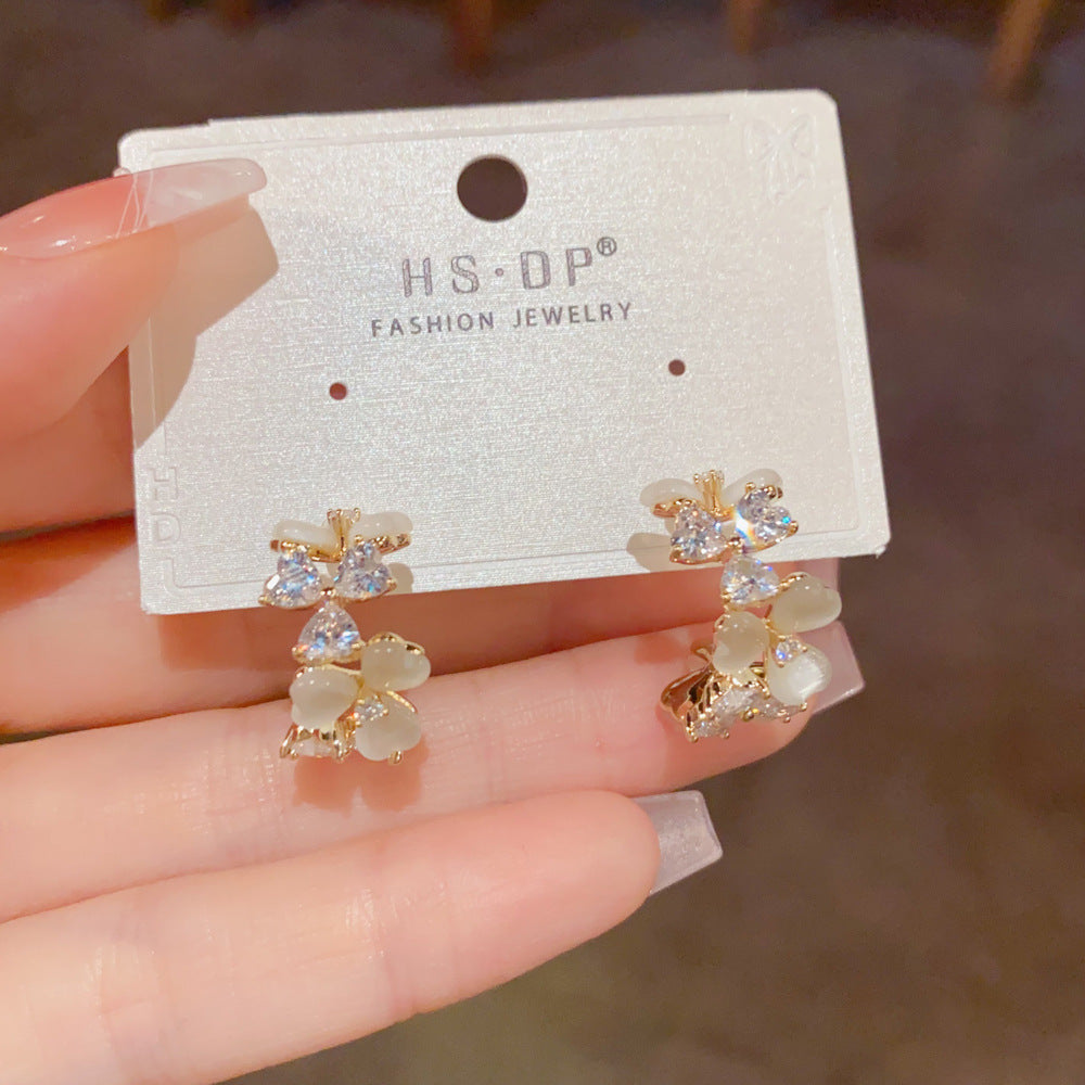 貓眼石花朵圓圈耳環－第二視角實拍｜https://igowo.tw/