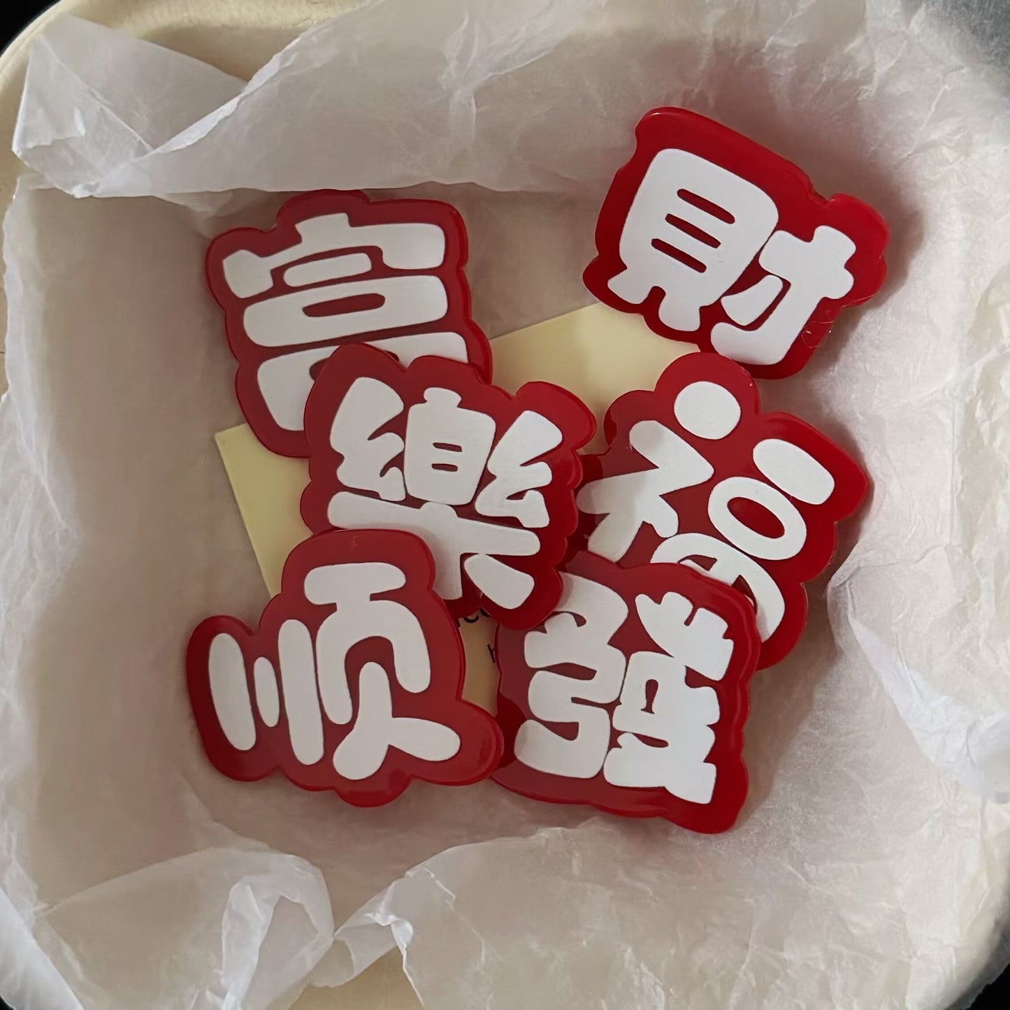 紅色文字髮夾－商品主圖｜https://igowo.tw/