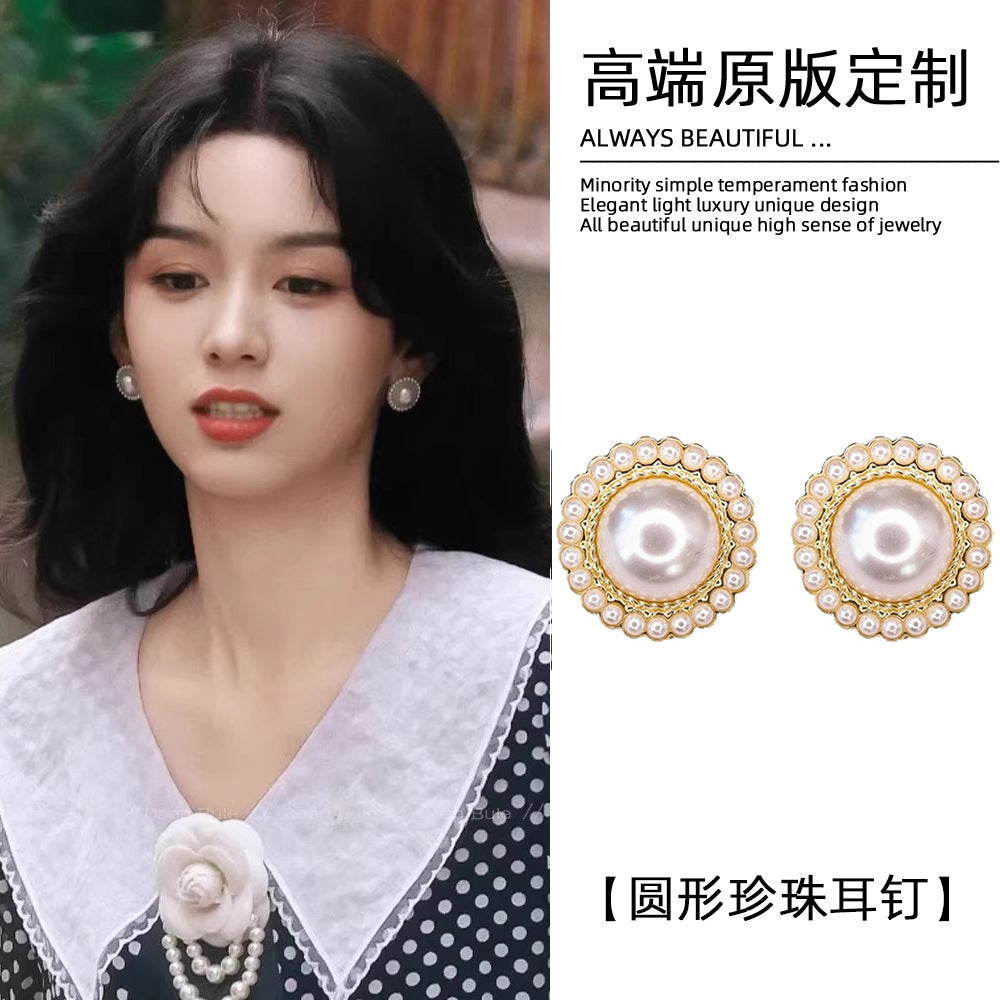 珍珠花朵圓形復古耳釘－商品主圖｜https://igowo.tw/