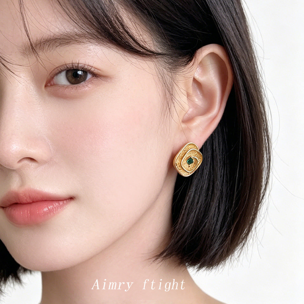 鋯石微鑲簡約耳釘－彩色鋯石耳扣款細節｜https://igowo.tw/