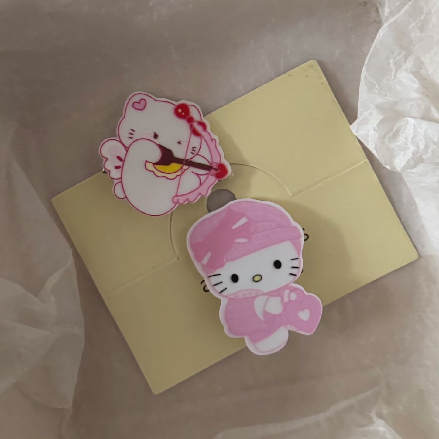 白色貓咪卡通髮夾－粉色小美髮夾款實拍｜https://igowo.tw/