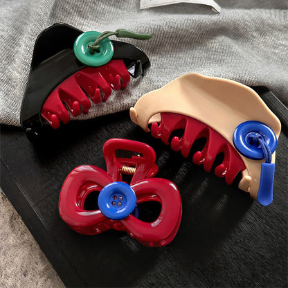 紅色醋酸板材鈕扣髮夾－米白雲朵款實拍｜https://igowo.tw/