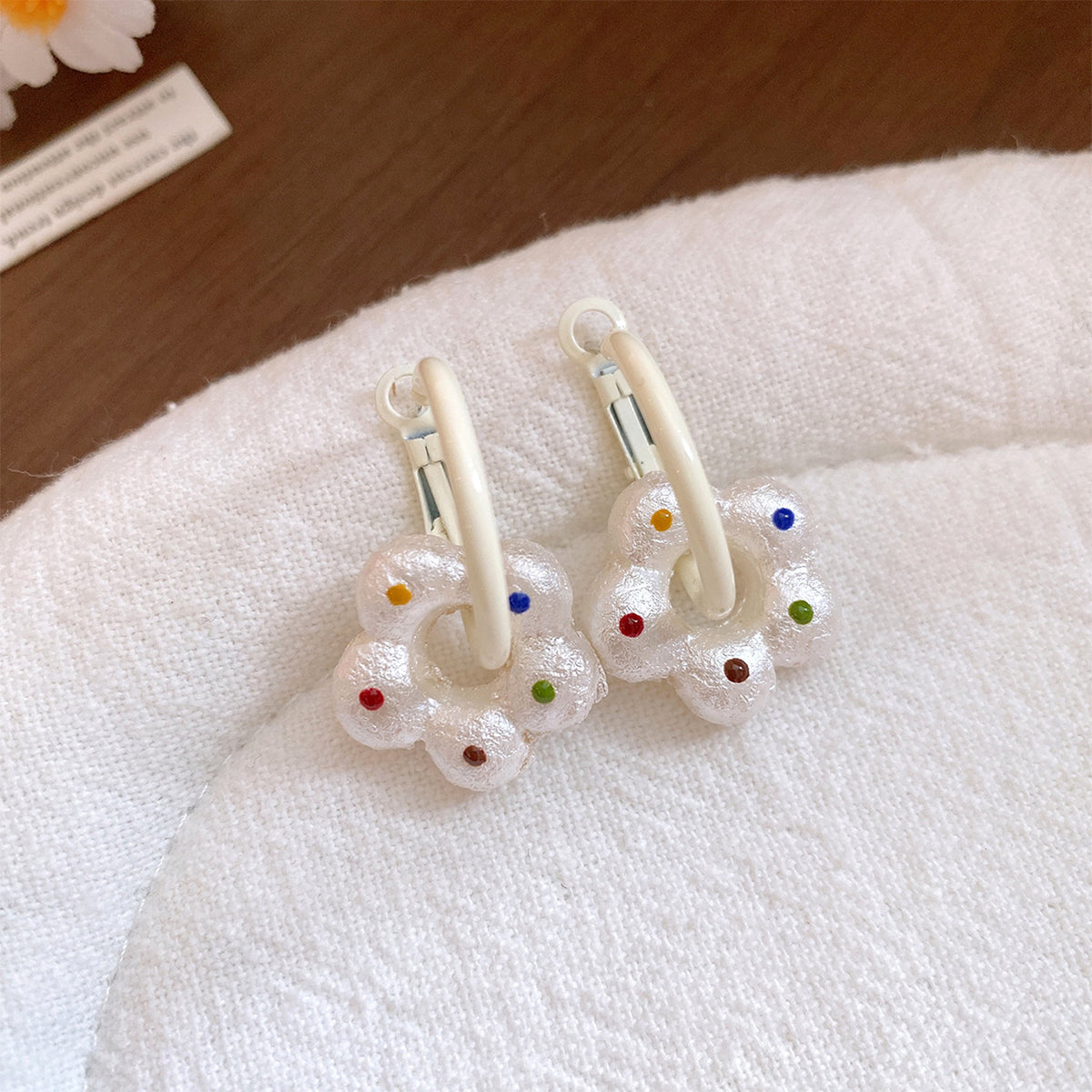 彩色琺瑯波點花朵耳釘