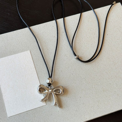 金屬十字墜飾簡約項鍊－細節特寫7｜https://igowo.tw/
